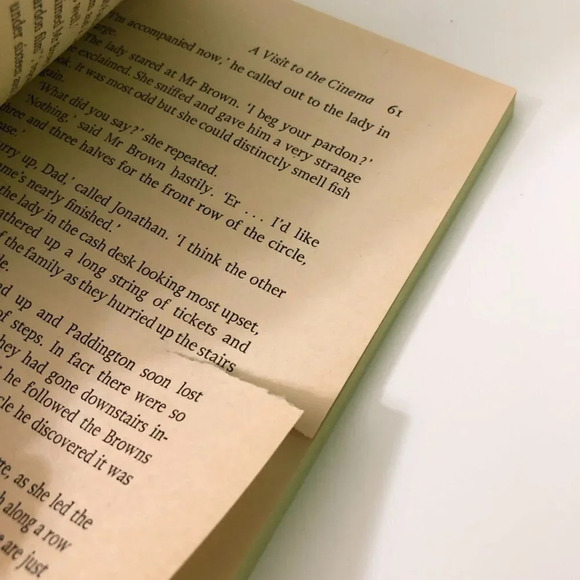 Vtg 1973 Paddington Bear Helps Out An Armada Lion Book  Paperback Michael Bond - Picture 15 of 16